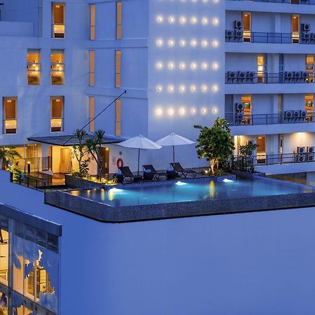 Luminor Hotel Purwokerto By Wh Exteriör bild