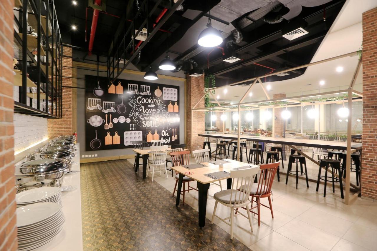 Luminor Hotel Purwokerto By Wh Exteriör bild
