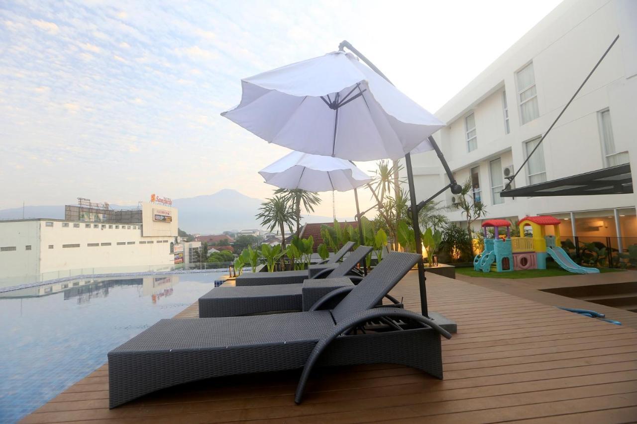 Luminor Hotel Purwokerto By Wh Exteriör bild