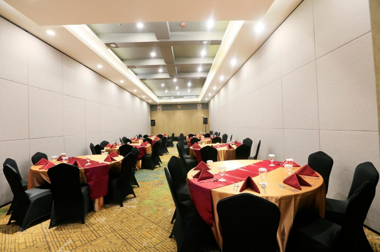 Luminor Hotel Purwokerto By Wh Exteriör bild
