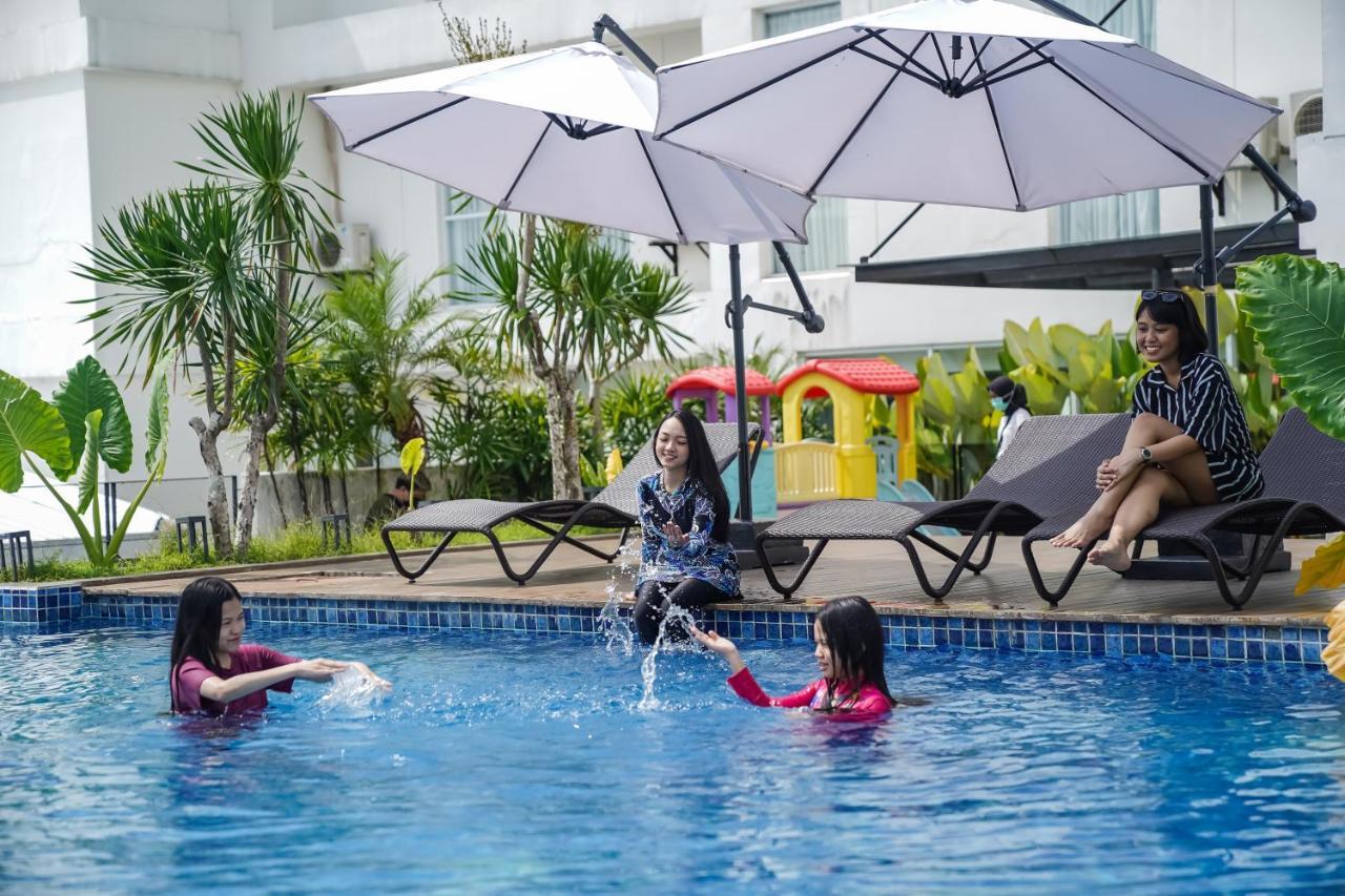 Luminor Hotel Purwokerto By Wh Exteriör bild