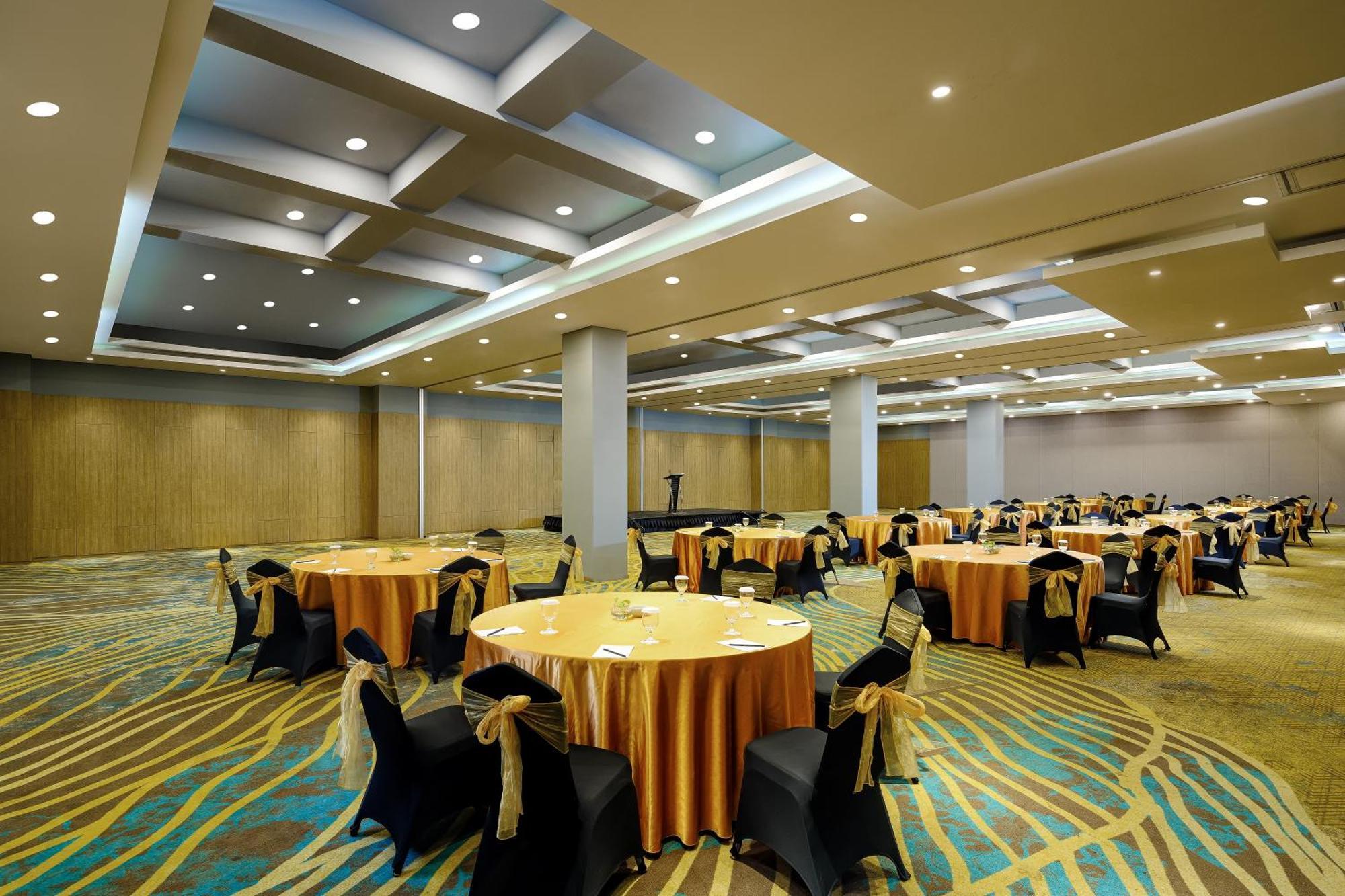 Luminor Hotel Purwokerto By Wh Exteriör bild