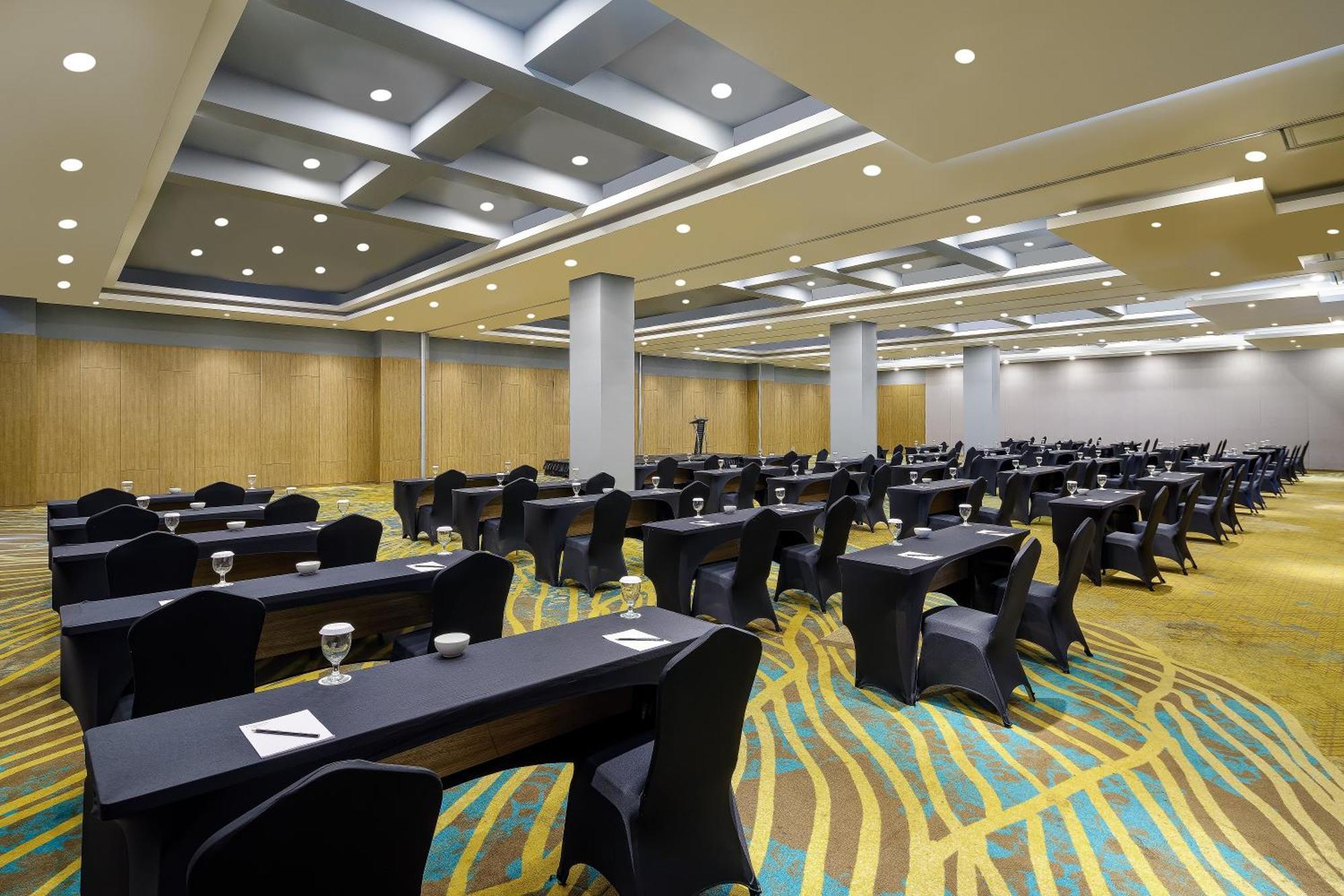 Luminor Hotel Purwokerto By Wh Exteriör bild