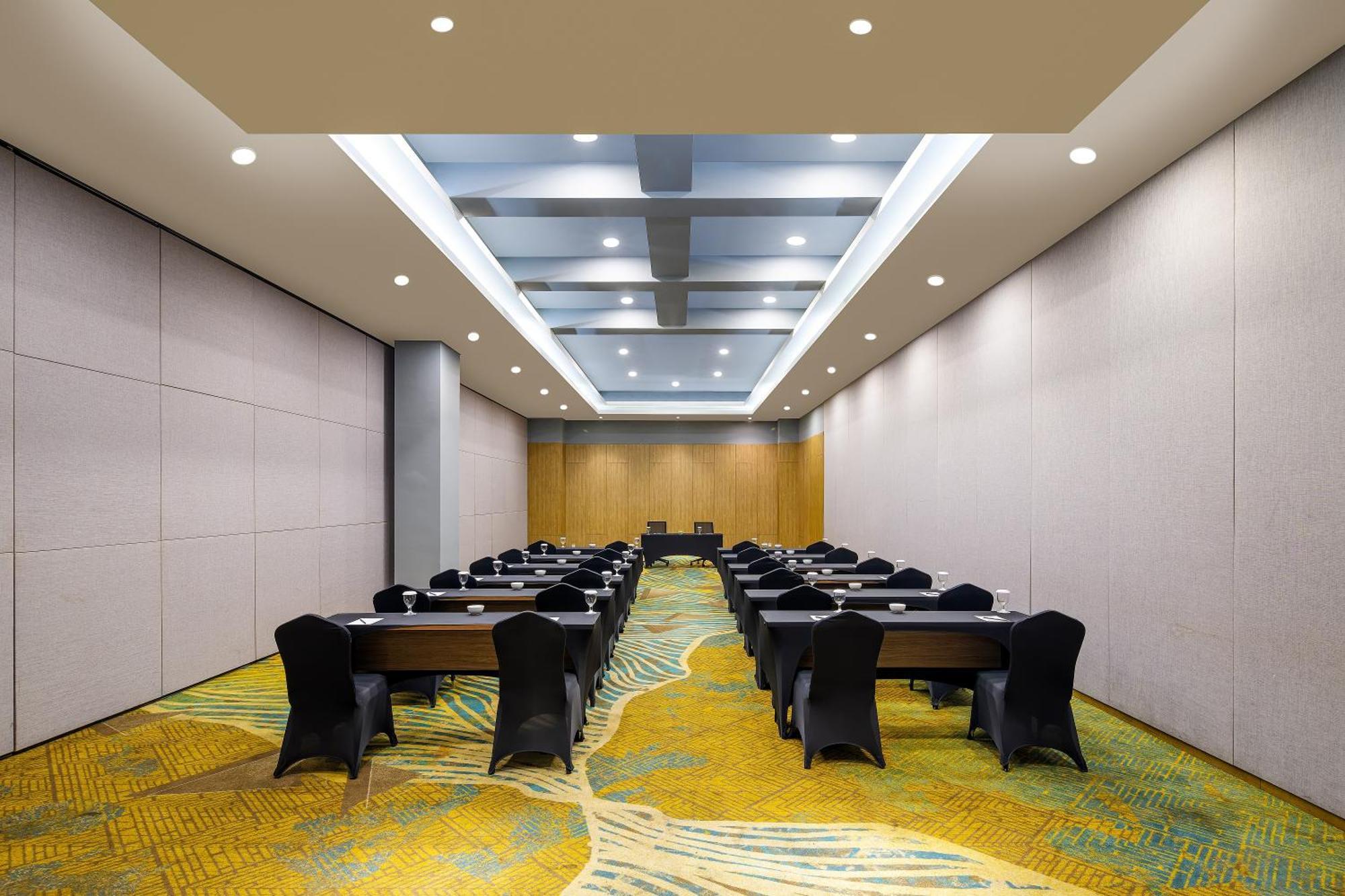 Luminor Hotel Purwokerto By Wh Exteriör bild